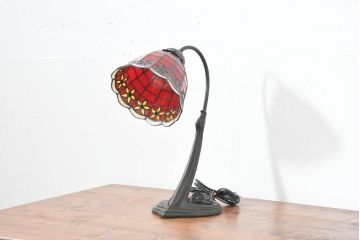 中古　希少!!　作家物!!　ステンドグラス芸術家　伊藤誠二　丁寧に作りこまれた花模様のデスクスタンド(テーブルランプ、テーブルスタンド、卓上照明、卓上ランプ、ナイトスタンド)(定価約17万円)(R-084556)