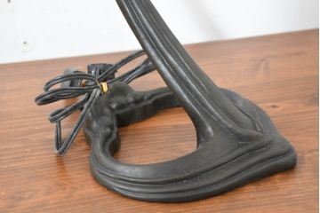 中古　希少!!　作家物!!　ステンドグラス芸術家　伊藤誠二　丁寧に作りこまれた花模様のデスクスタンド(テーブルランプ、テーブルスタンド、卓上照明、卓上ランプ、ナイトスタンド)(定価約17万円)(R-084556)