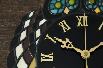 中古　希少!!　作家物!!　ステンドグラス芸術家　伊藤誠二　つがいの梟(フクロウ・ふくろう)　ステンドグラスの壁掛け時計(ウォールクロック)(定価約13万円)(R-084558)