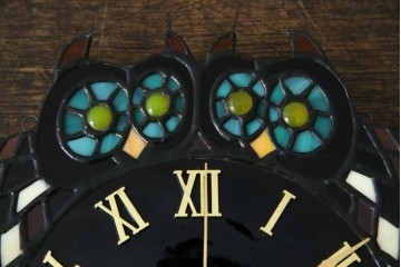 中古　希少!!　作家物!!　ステンドグラス芸術家　伊藤誠二　つがいの梟(フクロウ・ふくろう)　ステンドグラスの壁掛け時計(ウォールクロック)(定価約13万円)(R-084558)