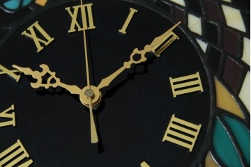 中古　希少!!　作家物!!　ステンドグラス芸術家　伊藤誠二　つがいの梟(フクロウ・ふくろう)　ステンドグラスの壁掛け時計(ウォールクロック)(定価約13万円)(R-084558)