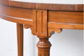 中古　美品　DREXEL HERITAGE(ドレクセルヘリテイジ)　Et Cetera(エトセトラ)コレクション　優美なシルエットが目を引く小振りサイズのラウンドテーブル(ダイニングテーブル、丸テーブル、コーヒーテーブル、カフェテーブル)(R-084559)