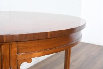 中古　美品　DREXEL HERITAGE(ドレクセルヘリテイジ)　Et Cetera(エトセトラ)コレクション　優美なシルエットが目を引く小振りサイズのラウンドテーブル(ダイニングテーブル、丸テーブル、コーヒーテーブル、カフェテーブル)(R-084559)