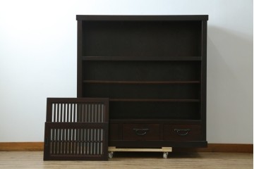 中古　美品!!　栗材　和モダン空間を彩る格子デザインの水屋箪笥　(R-084560)