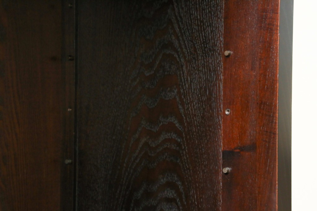 中古　美品!!　栗材　和モダン空間を彩る格子デザインの水屋箪笥　(R-084560)