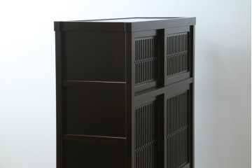 中古　美品!!　栗材　和モダン空間を彩る格子デザインの水屋箪笥　(R-084560)