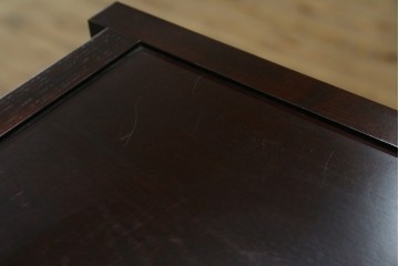 中古　美品!!　栗材　和モダン空間を彩る格子デザインの水屋箪笥　(R-084560)