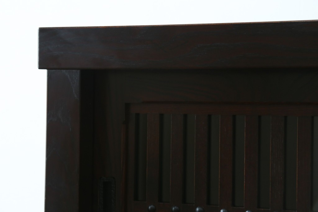 中古　美品!!　栗材　和モダン空間を彩る格子デザインの水屋箪笥　(R-084560)