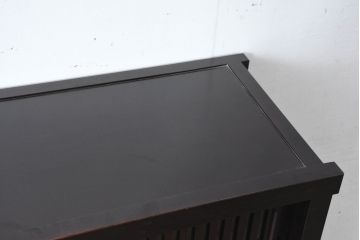 中古　美品!!　栗材　和モダン空間を彩る格子デザインの水屋箪笥(食器棚、戸棚、収納棚、キャビネット)(R-084560)