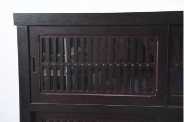 中古　美品!!　栗材　和モダン空間を彩る格子デザインの水屋箪笥(食器棚、戸棚、収納棚、キャビネット)(R-084560)