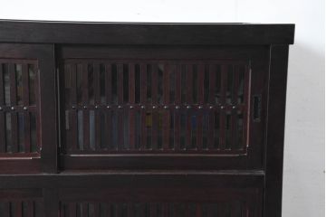 中古　美品!!　栗材　和モダン空間を彩る格子デザインの水屋箪笥(食器棚、戸棚、収納棚、キャビネット)(R-084560)