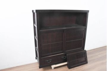 中古　美品!!　栗材　和モダン空間を彩る格子デザインの水屋箪笥(食器棚、戸棚、収納棚、キャビネット)(R-084560)
