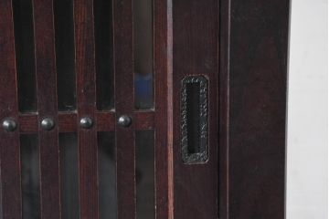 中古　美品!!　栗材　和モダン空間を彩る格子デザインの水屋箪笥(食器棚、戸棚、収納棚、キャビネット)(R-084560)