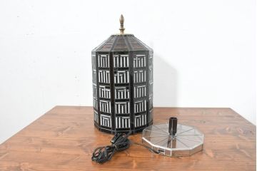 中古　希少!!　作家物!!　ステンドグラス芸術家　伊藤誠二　アートピースとして楽しめるステンドグラスの卓上照明(テーブルランプ、テーブルスタンド、卓上ランプ、ナイトスタンド、ガラスアート、オブジェ)(定価約38万円)(R-084561)