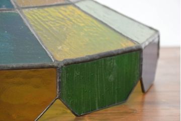《引っ掛けシーリング式ペンダントライト加工費込み》　中古　希少!!　作家物!!　ステンドグラス芸術家　伊藤誠二　ステンドグラスのペンダントライト(天井照明、吊り下げ照明、シェード、電笠)(R-084562)