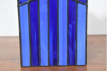 中古　希少!!　作家物!!　ステンドグラス芸術家　伊藤誠二　目の覚めるようなブルーが美しいステンドグラスのキャンドルシェード(ランプシェード、キャンドルホルダー、卓上照明カバー、ガラスアート、オブジェ、飾り、置物)(定価約7万円)(R-084566)
