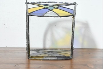 中古　希少!!　作家物!!　ステンドグラス芸術家　伊藤誠二　曲線で魅せる幻想的なデザインのシェード　定価約16万円相当　(R-084567)