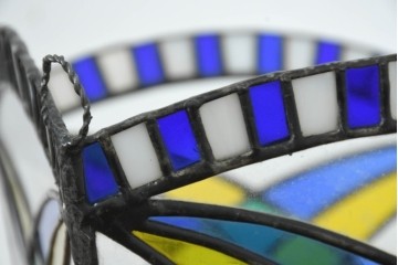 中古　希少!!　作家物!!　ステンドグラス芸術家　伊藤誠二　曲線で魅せる幻想的なデザインのシェード　定価約16万円相当　(R-084567)