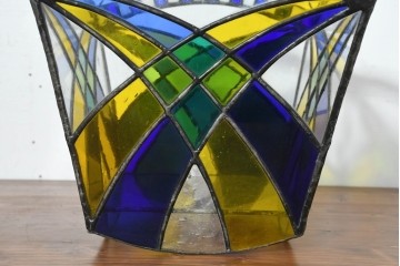 中古　希少!!　作家物!!　ステンドグラス芸術家　伊藤誠二　曲線で魅せる幻想的なデザインのシェード　定価約16万円相当　(R-084567)