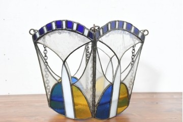 中古　希少!!　作家物!!　ステンドグラス芸術家　伊藤誠二　光と曲線で魅せるステンドグラスのシェード　定価約14万円相当　(R-084568)