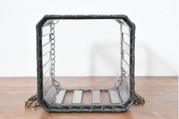 中古　希少!!　作家物!!　ステンドグラス芸術家　伊藤誠二　格子と三角模様が美しいステンドグラスのシェード　定価約14万円相当　(R-084569)