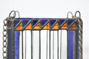 中古　希少!!　作家物!!　ステンドグラス芸術家　伊藤誠二　格子と三角模様が美しいステンドグラスのシェード　定価約14万円相当　(R-084569)