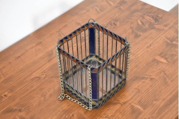 中古　希少!!　作家物!!　ステンドグラス芸術家　伊藤誠二　格子と三角模様が美しいステンドグラスのシェード　定価約14万円相当　(R-084569)