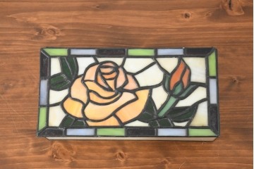 中古　希少!!　作家物!!　ステンドグラス芸術家　伊藤誠二　薔薇のデザインが優雅な印象を与える小箱　定価約14万円相当　(R-084572)