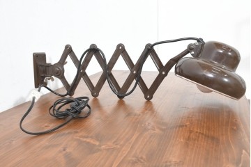 ヴィンテージ照明　ドイツ　カイザー・ロイヒテン(Kaiser Leuchten)社　クリスチャン・デル(Christian Dell)　カイザー・イデル(Kiser Idell)　バウハウス　インダストリアルデザインのシザーランプ　(R-084579)