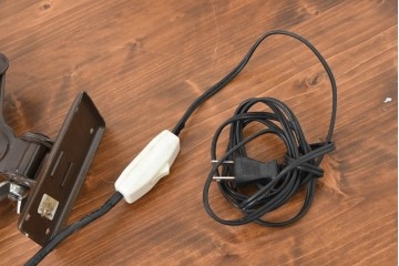 ヴィンテージ照明　ドイツ　カイザー・ロイヒテン(Kaiser Leuchten)社　クリスチャン・デル(Christian Dell)　カイザー・イデル(Kiser Idell)　バウハウス　インダストリアルデザインのシザーランプ　(R-084579)