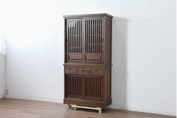 中古　美品　民芸家具　和光　ナラ材　落ち着いた佇まいが魅力的な水屋箪笥　(R-084580)