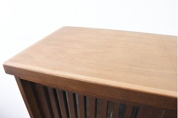 中古　美品　民芸家具　和光　ナラ材　落ち着いた佇まいが魅力的な水屋箪笥　(R-084580)