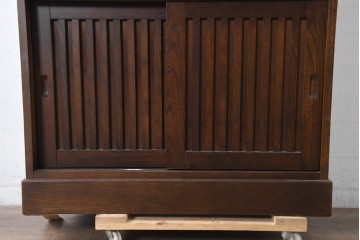 中古　美品　民芸家具　和光　ナラ材　落ち着いた佇まいが魅力的な水屋箪笥　(R-084580)