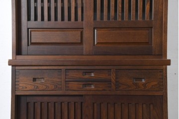 中古　美品　民芸家具　和光　ナラ材　落ち着いた佇まいが魅力的な水屋箪笥　(R-084580)