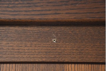 中古　美品　民芸家具　和光　ナラ材　落ち着いた佇まいが魅力的な水屋箪笥　(R-084580)