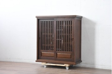 中古　美品　民芸家具　和光　ナラ材　落ち着いた佇まいが魅力的な水屋箪笥サイドキャビネット　(R-084581)