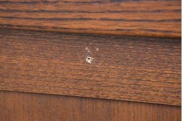 中古　美品　民芸家具　和光　ナラ材　落ち着いた佇まいが魅力的な水屋箪笥サイドキャビネット　(R-084581)