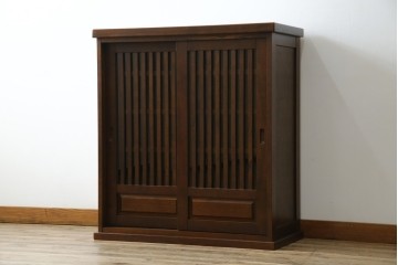 中古　美品　民芸家具　和光　ナラ材　落ち着いた佇まいが魅力的な水屋箪笥サイドキャビネット　(R-084581)