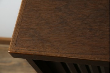 中古　美品　民芸家具　和光　ナラ材　落ち着いた佇まいが魅力的な水屋箪笥サイドキャビネット　(R-084581)