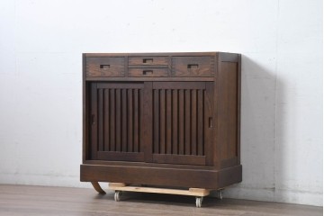 《天板取り付け加工費込み》中古　美品　民芸家具　和光　ナラ材　落ち着いた佇まいが魅力的な引き出し付き水屋箪笥サイドキャビネット　(R-084582)