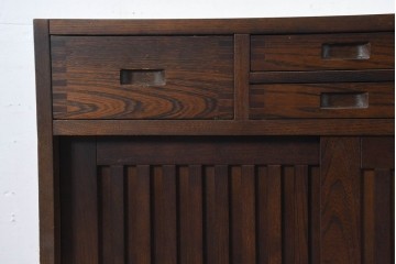 《天板取り付け加工費込み》中古　美品　民芸家具　和光　ナラ材　落ち着いた佇まいが魅力的な引き出し付き水屋箪笥サイドキャビネット　(R-084582)