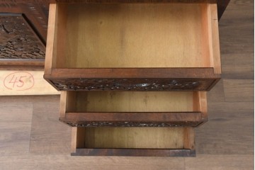 《脚(台輪)取り付け加工費込み》　中古　超美品　軽井沢彫り　桜文様の精緻な木彫が映えるガラス戸食器棚　(R-084583)