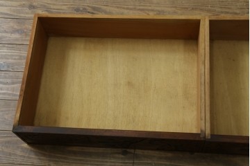 中古　超美品　軽井沢彫り　深みのある木目と立体的な彫刻が存在感を放つサイドボード　(R-084584)