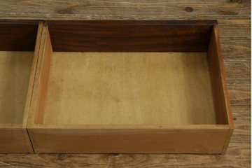 中古　超美品　軽井沢彫り　深みのある木目と立体的な彫刻が存在感を放つサイドボード　(R-084584)