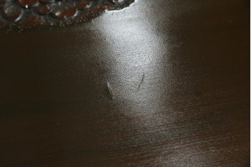 中古　超美品　軽井沢彫り　深みのある木目と立体的な彫刻が存在感を放つサイドボード　(R-084584)