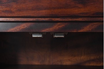 《脚(台輪)取り付け加工費込み》　中古　九州民芸家具　洗練された佇まいと大容量の収納力を兼ね備えたシックな食器棚　(R-084585)