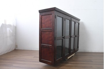 《脚(台輪)取り付け加工費込み》　中古　九州民芸家具　洗練された佇まいと大容量の収納力を兼ね備えたシックな食器棚　(R-084585)