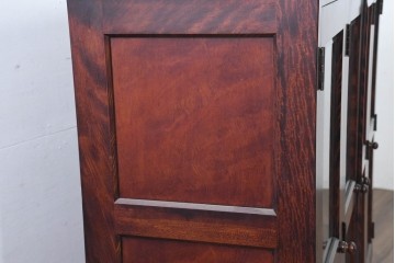 《脚(台輪)取り付け加工費込み》　中古　九州民芸家具　洗練された佇まいと大容量の収納力を兼ね備えたシックな食器棚　(R-084585)