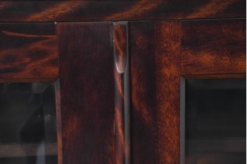 《脚(台輪)取り付け加工費込み》　中古　九州民芸家具　洗練された佇まいと大容量の収納力を兼ね備えたシックな食器棚　(R-084585)