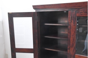 《脚(台輪)取り付け加工費込み》　中古　九州民芸家具　洗練された佇まいと大容量の収納力を兼ね備えたシックな食器棚　(R-084585)